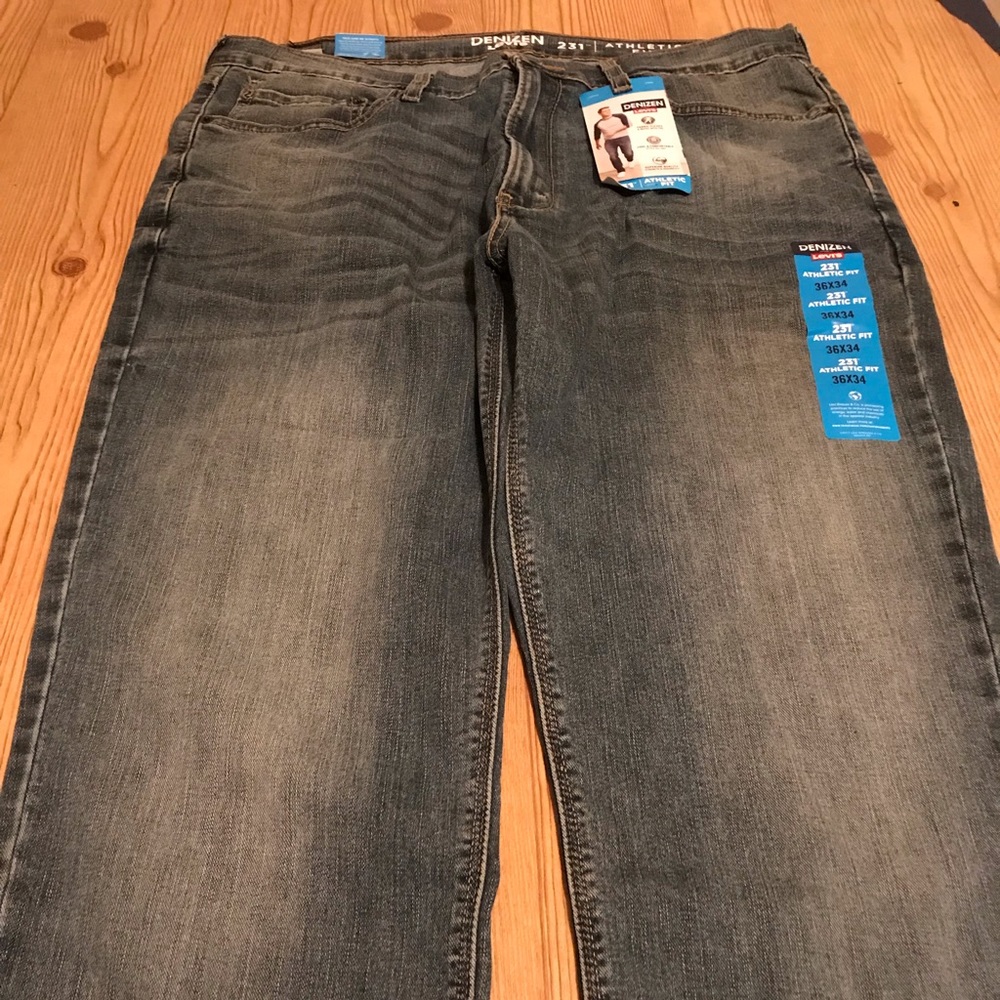Deniem Jeans